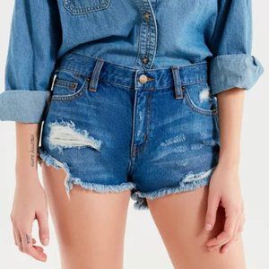 Urban Outfitters BDG Boyfriend Low Rise Distressed Cutoff Super Short Size 28